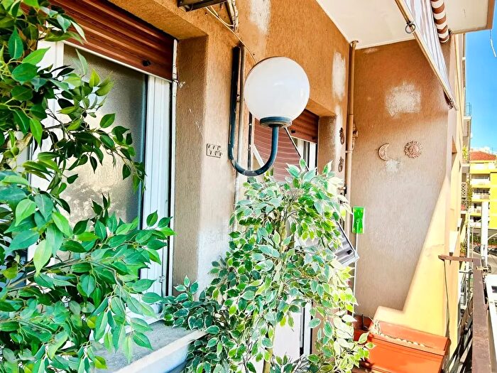 Appartamento bilocale in vendita in Via Monte Meta, Roma