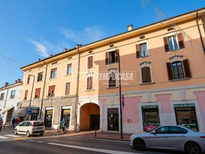 Appartamento trilocale in vendita in Via Milano, Brescia