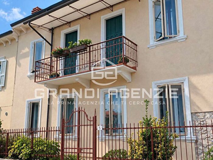 Appartamento quadrilocale in affitto in Strada delle Tofane, Avesa, Verona