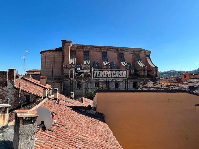 Appartamento con 6 locali in vendita in Via dè Chiari, Bologna