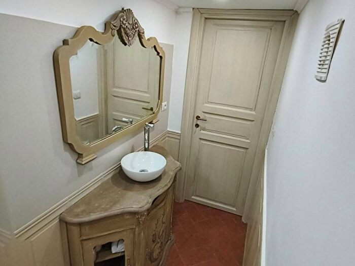 Appartamento bilocale in affitto in Vico dei Miracoli, Sanità, Napoli