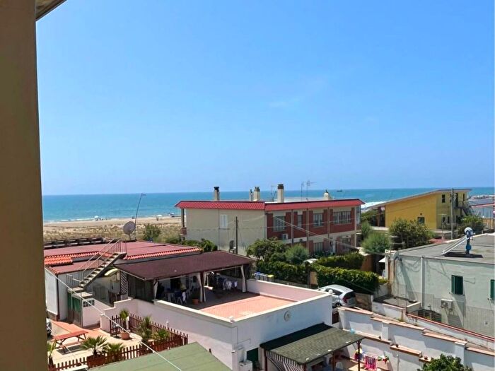 Appartamento trilocale in affitto in Latina Lido, Latina