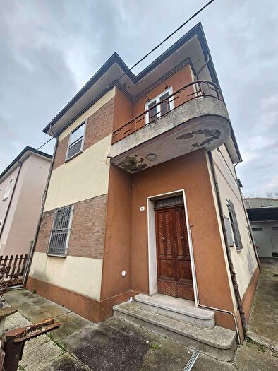 Casa con 5 locali in vendita in Ravenna