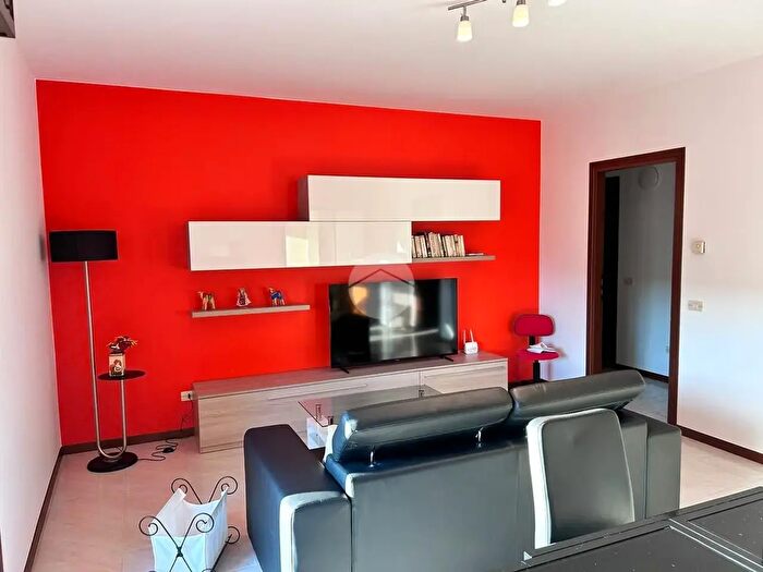 Appartamento quadrilocale in affitto in Appartamento Via Montesuello, Desenzano Del Garda