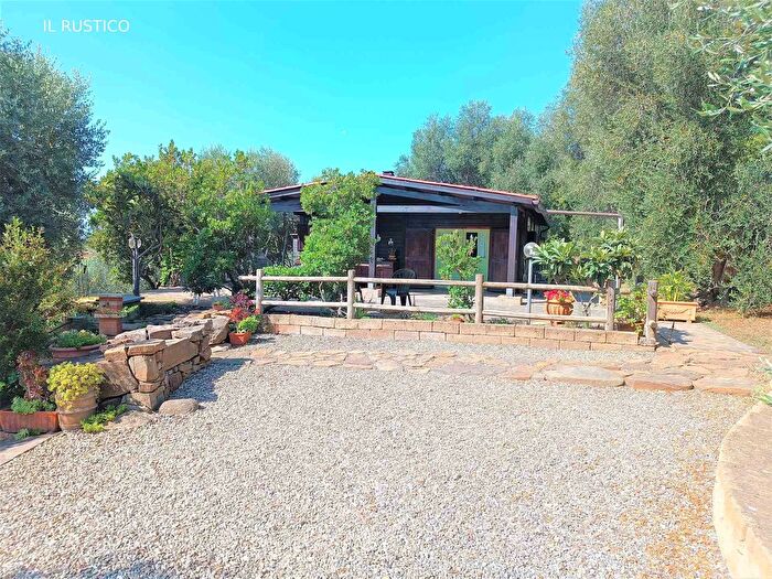 Casa quadrilocale in vendita in Castiglione Della Pescaia