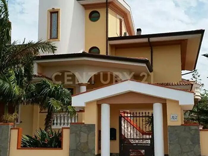 Casa con 13 locali in vendita in Barcellona Pozzo Di Gotto