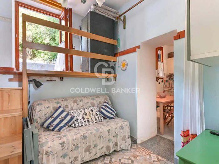 Appartamento trilocale in vendita in Via Fonte al Leccio, Marciana
