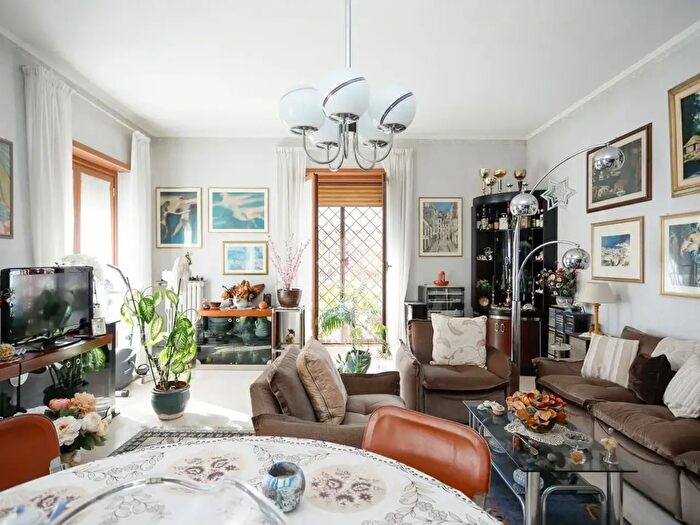 Appartamento quadrilocale in vendita in Via Pierluigi Sagramoso, Roma