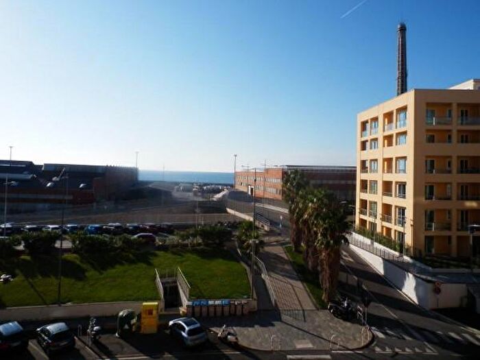 Appartamento bilocale in vendita in Piazza Guido Rossa, Savona