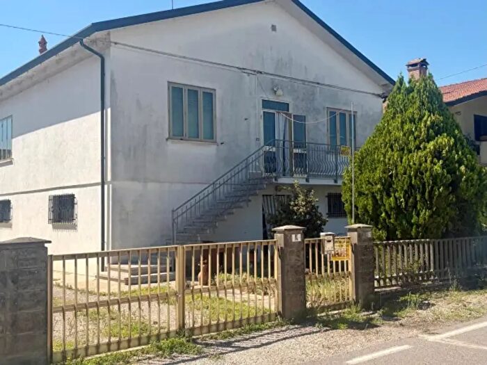 Casa quadrilocale in vendita in Via Argine Po, Riva del Po