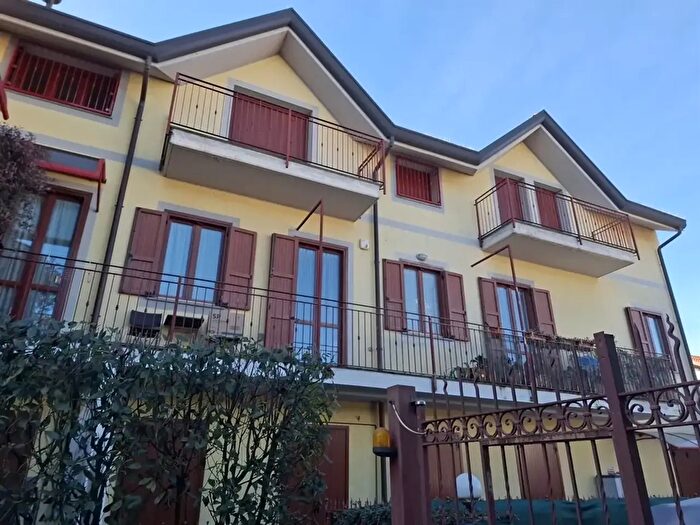 Appartamento quadrilocale in vendita in Via Seveso, Meda