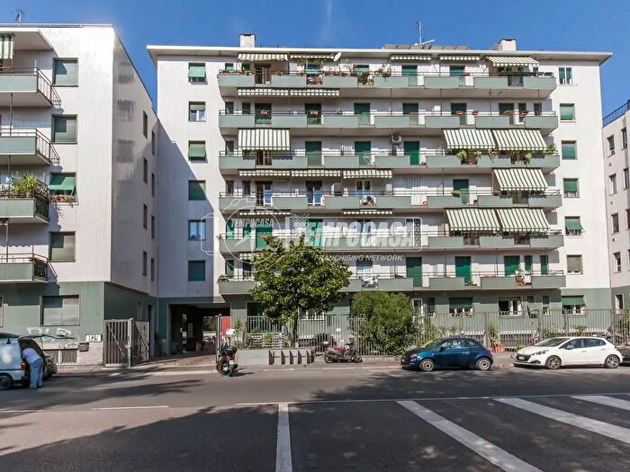 Appartamento bilocale in vendita in Via Arbe, Milano