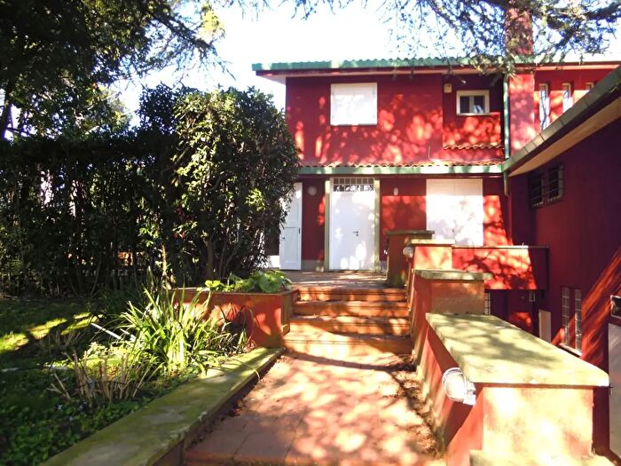 Casa con 10 locali in vendita in Largo Olgiata, Roma