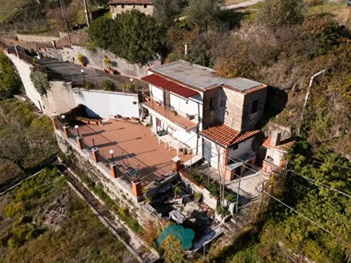 Casa trilocale in vendita in Via Roma, Poli