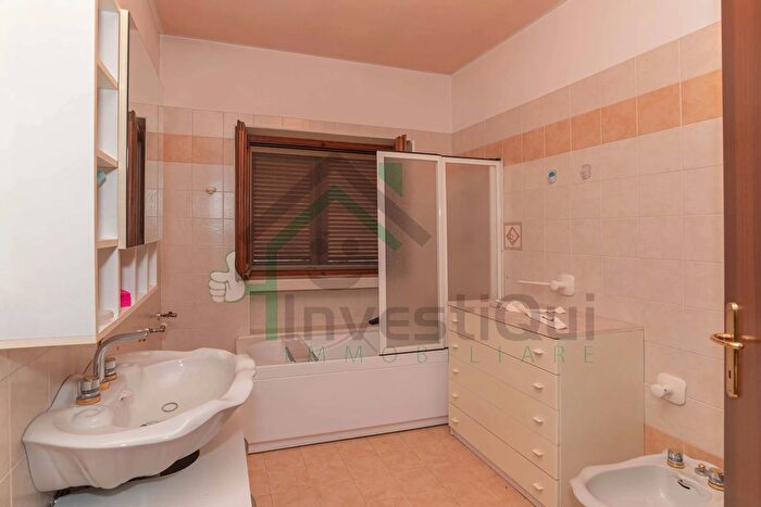 Casa con 10 locali in vendita in Strada Antica per Ciriè, San Carlo Canavese