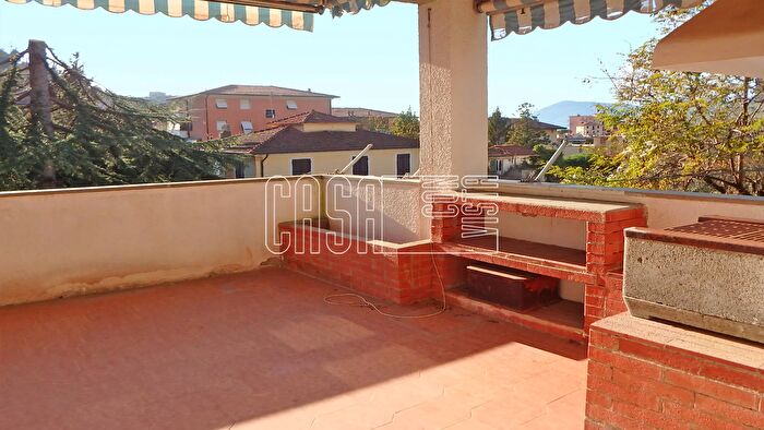 Appartamento con 7 locali in vendita in Via Carbognano ° Traversa, Lerici