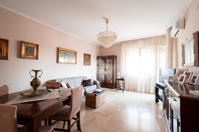 Appartamento quadrilocale in vendita in Via C Prampolini, Carpi