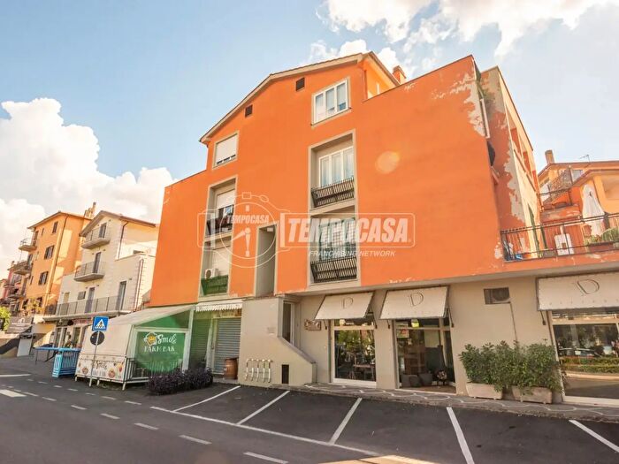 Appartamento trilocale in vendita in Via Romana, Anguillara Sabazia
