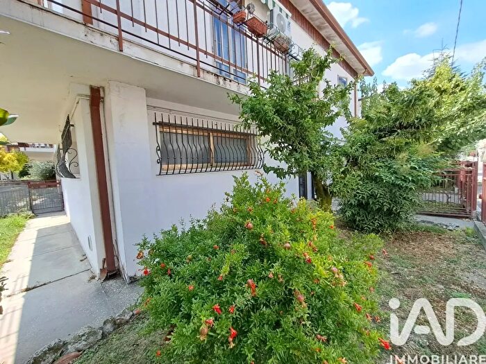 Casa con 6 locali in vendita in Via Re di Puglia, Rovigo