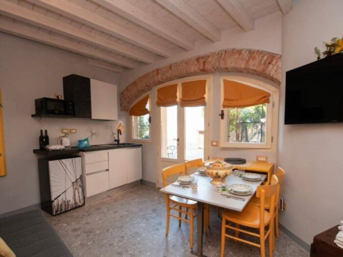 Appartamento bilocale in affitto in via delle Fontane, Cunettone Villa, Salò