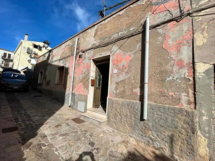 Casa quadrilocale in vendita in Via dei Mille, Portoscuso