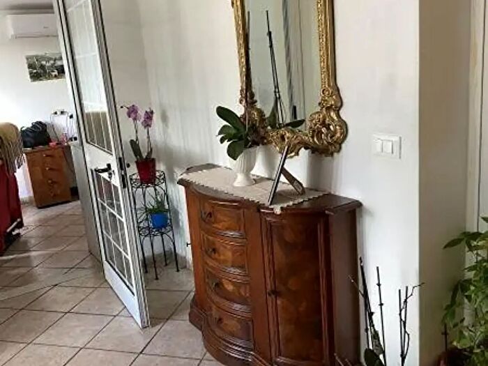 Casa con 10 locali in vendita in Sarzana