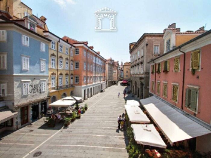 Appartamento bilocale in affitto in via Cavana, Città Vecchia, Trieste