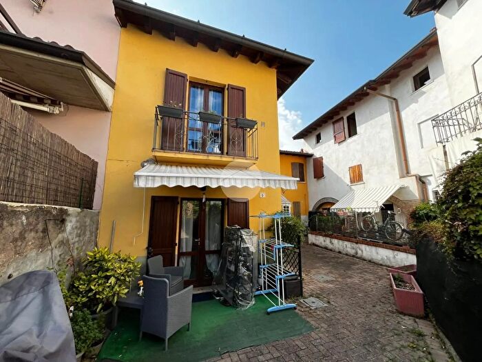 Appartamento trilocale in vendita in Piazza San Siro, Castel Mella