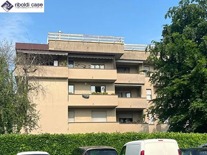 Appartamento trilocale in vendita in Giussano