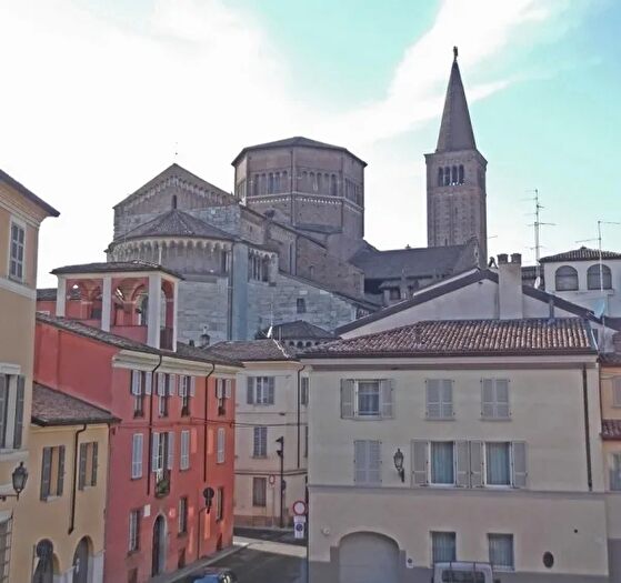 Appartamento bilocale in vendita in Piazza Duomo Piacenza, Piacenza