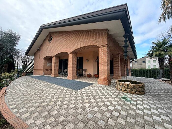 Casa con 6 locali in affitto in Chiesa Di Vivaro, Dueville