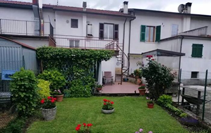 Casa con 6 locali in vendita in Piazza Gioco, Fivizzano