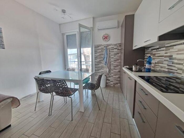 Appartamento trilocale in vendita in Viale Giosuè Carducci, Comacchio