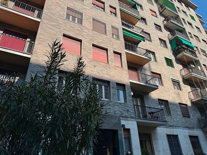 Appartamento bilocale in affitto in Via delle Primule, Lorenteggio, Milano