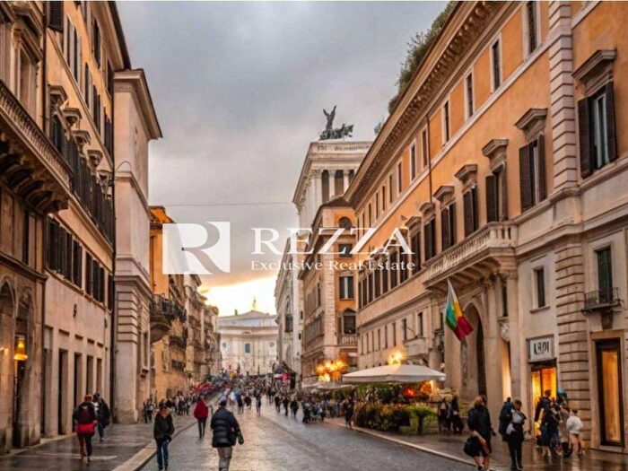 Appartamento con 6 locali in affitto in Via del Corso, Trevi, Roma