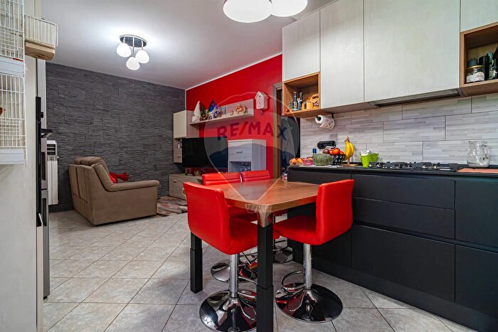 Appartamento trilocale in vendita in Via Bettinetti, Rho