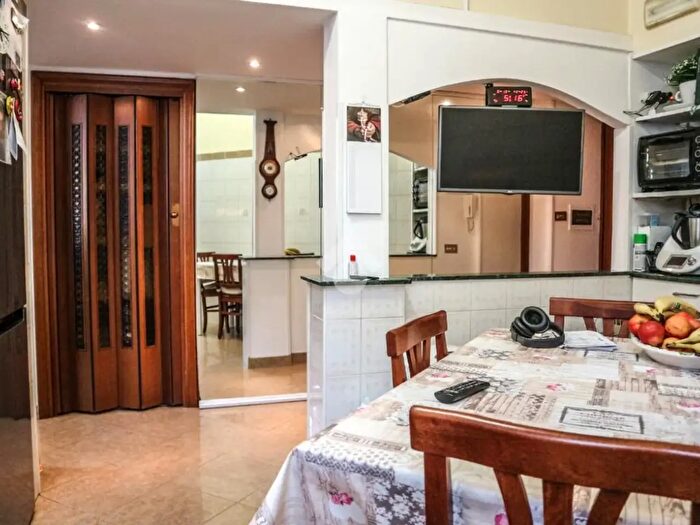 Appartamento trilocale in vendita in Viale Nazario Sauro, Milano