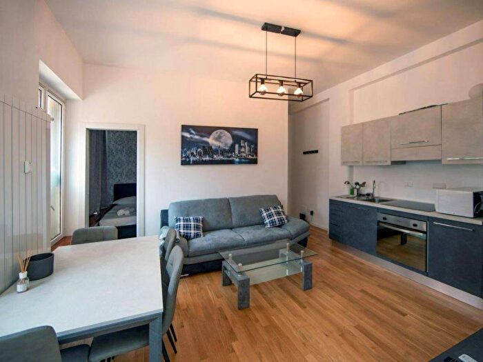 Appartamento quadrilocale in affitto in Via Molino delle Armi, Ticinese, Milano