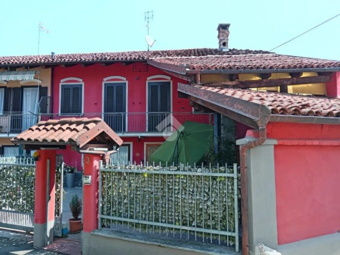 Casa con 6 locali in vendita in Via Fiochetto, Vigone
