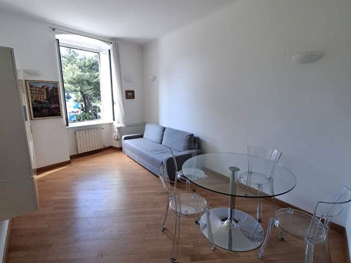 Appartamento quadrilocale in affitto in Via Angelo Gianelli, Quinto, Genova