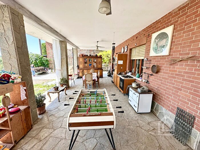 Casa con 7 locali in vendita in Via Regione Torrazza, Cinzano