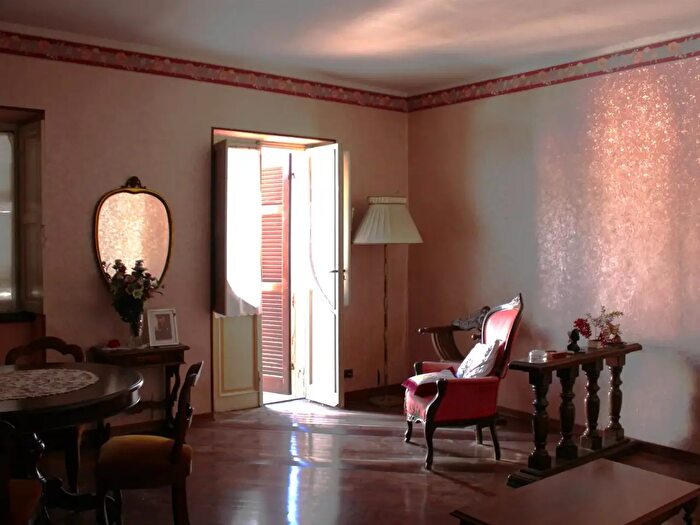 Casa con 12 locali in vendita in Corso Guglielmo Marconi, Desana