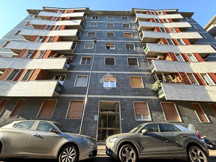 Appartamento bilocale in affitto in Via Val di Sole, Vigentino Fatima, Milano