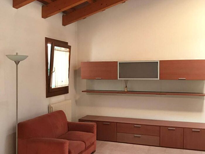 Appartamento trilocale in affitto in Piazza San Lorenzo, Centro Storico, Vicenza