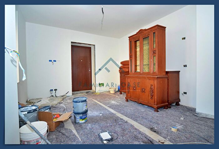 Appartamento trilocale in vendita in Via Goldoni, Varese