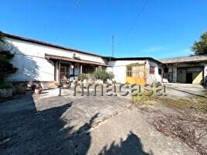 Casa con 8 locali in vendita in Via Padana Inferiore Est, Legnago