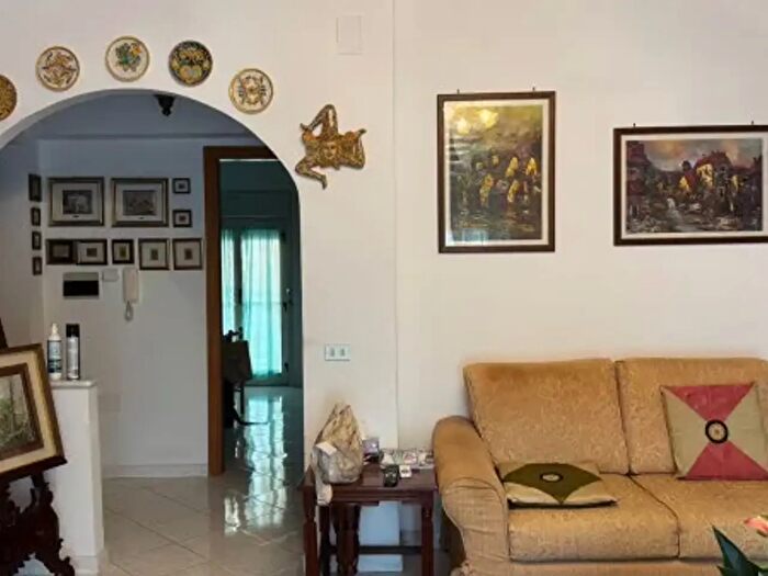 Appartamento quadrilocale in vendita in Via Rita Atria, Milazzo