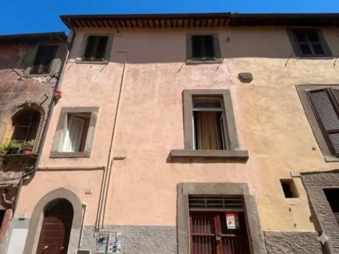 Appartamento trilocale in vendita in Via del Suffragio, Viterbo