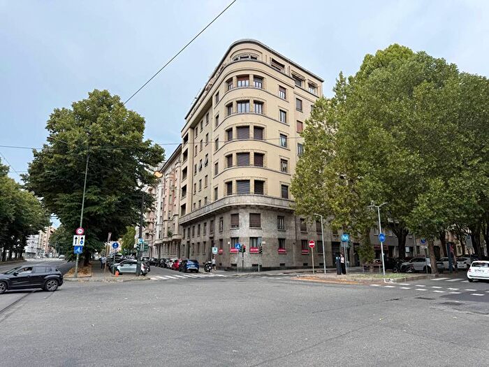 Appartamento bilocale in affitto in Corso Re Umberto, Crocetta, Torino