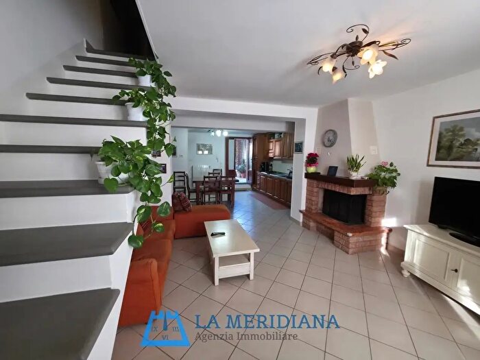 Casa quadrilocale in vendita in Lamporecchio